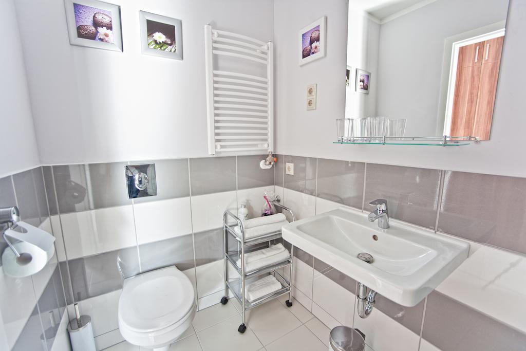 Ferienwohnung Cecilia Apartman Sárvár Zimmer foto